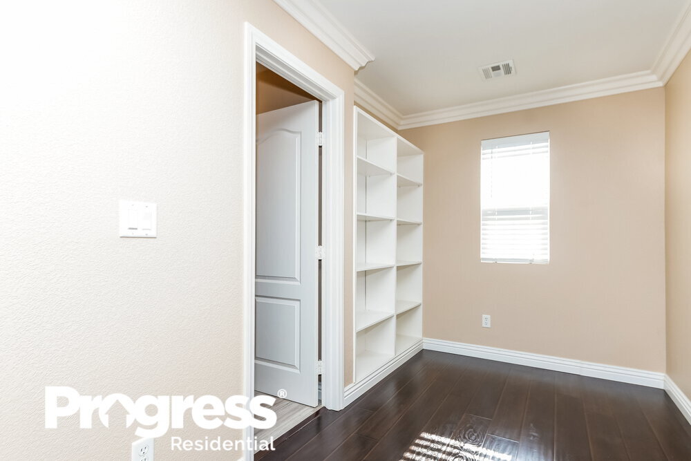 Building Photo - 8664 Bella Sparkle Ave