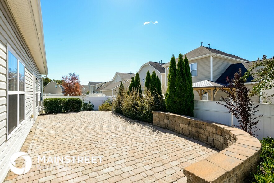 Building Photo - 417 Marie Way