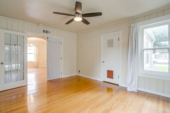 Building Photo - 3256 Greene Ave