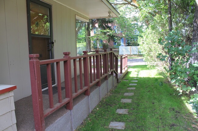 Building Photo - 202 E 10th Ave