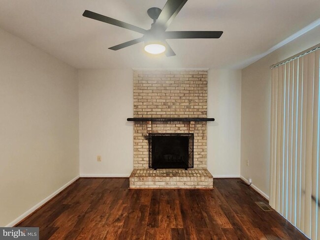 Building Photo - 6107 Willow Way
