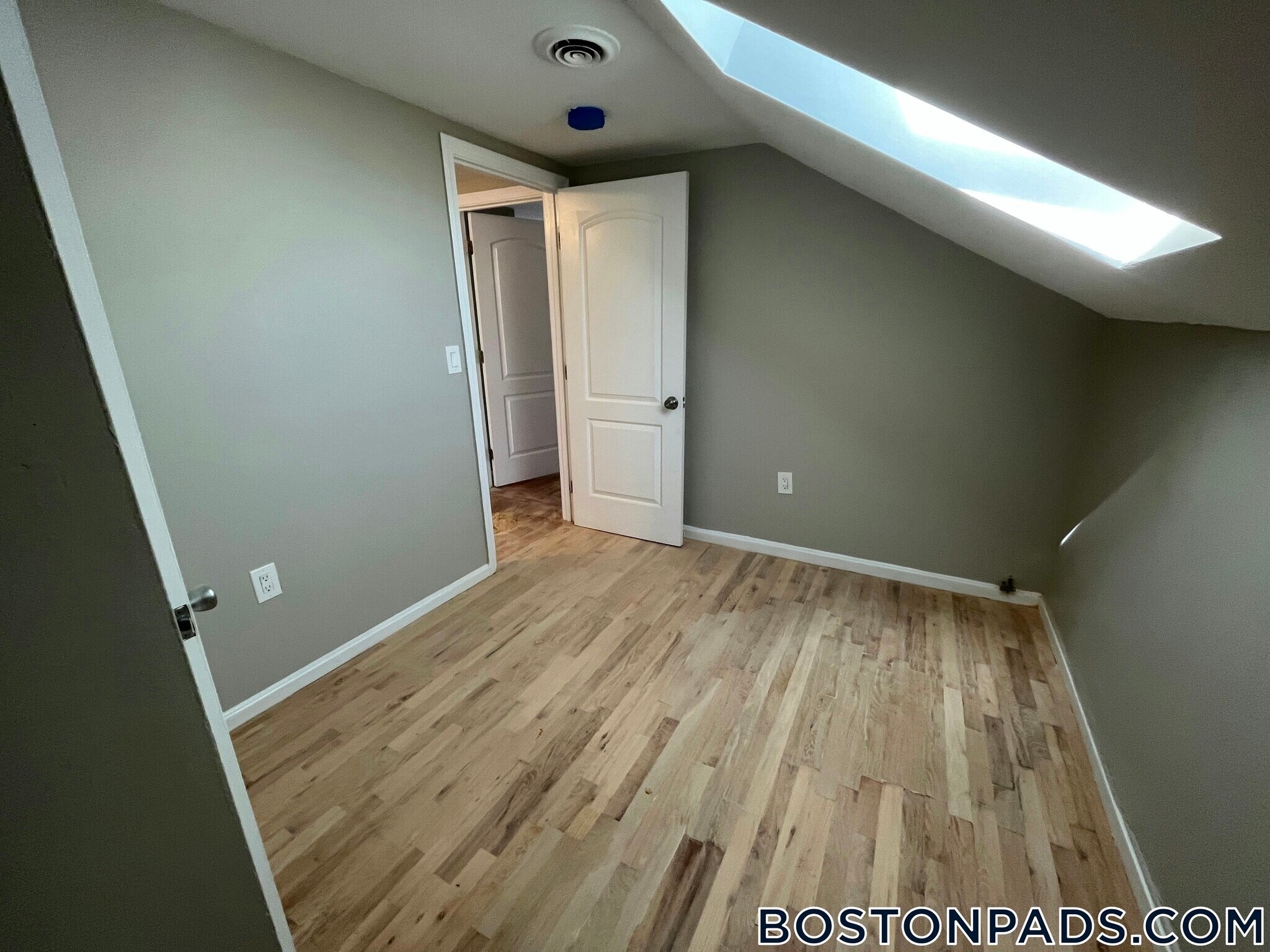 Building Photo - 38 Forest St