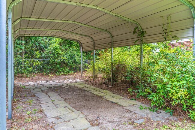 Building Photo - 440 W Maine Ave