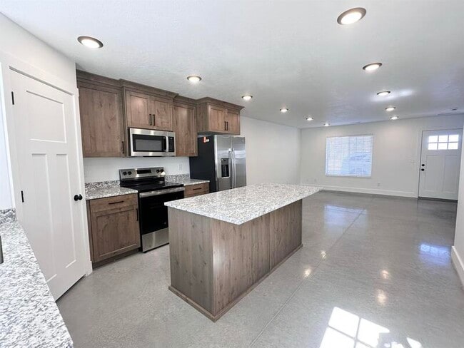 Building Photo - 1720 E Main St