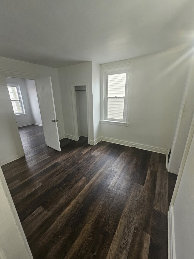 Building Photo - 330 S 9th St