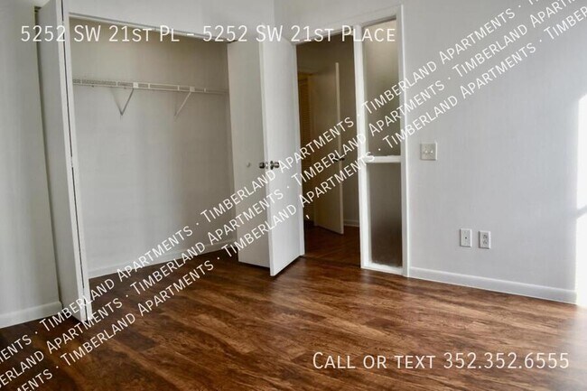 Building Photo - 5252 SW 21st Pl