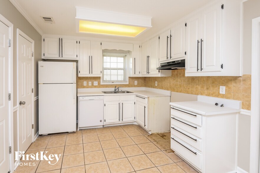 Building Photo - 2099 Morning Dew Pl