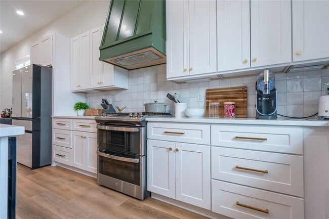 Building Photo - 1307 E 27th St