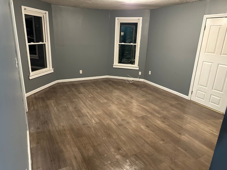 Living room 2 - 405 Blatchley Ave