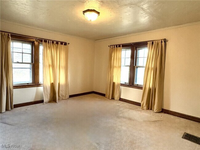 Building Photo - 607 Copley Rd