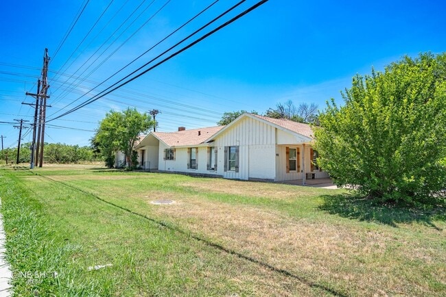 Building Photo - 951 Kenwood Dr