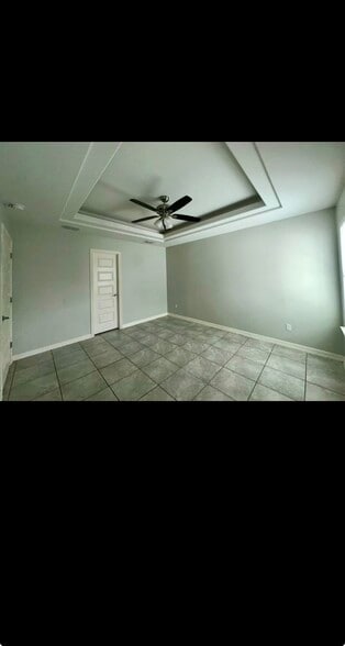Building Photo - 205 Teak Dr