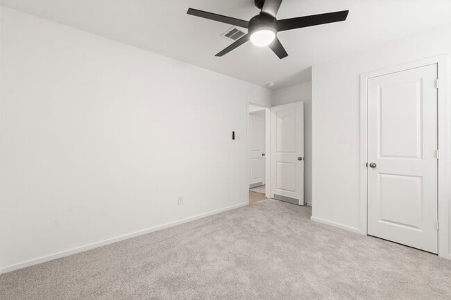 Building Photo - 25429 Carnation Ct