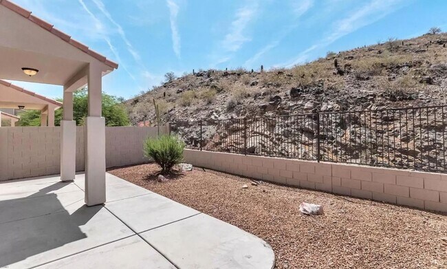 Building Photo - 3 Bedroom in Beautiful Ahwatukee Foothills Club West!  Available 7/1