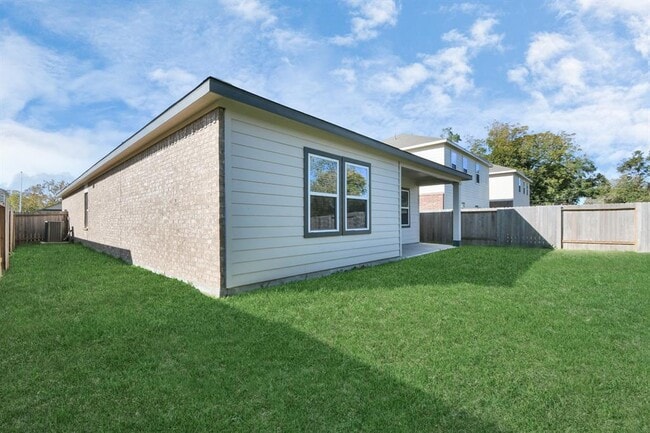 Building Photo - 7807 Royalwood Dr