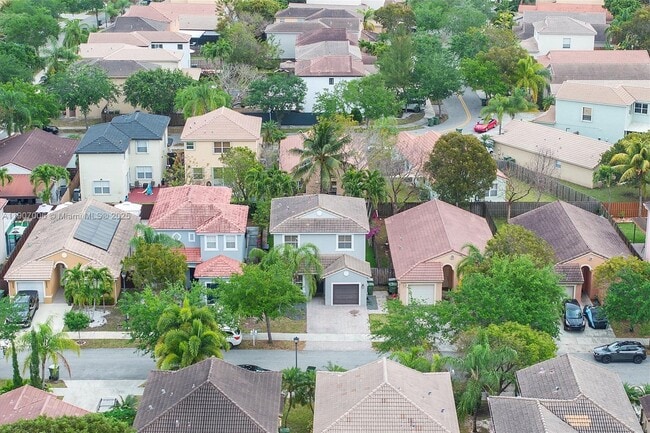 Building Photo - 1431 SE 18th Terrace