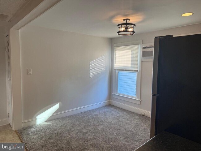 Building Photo - 15 Brewer Ave