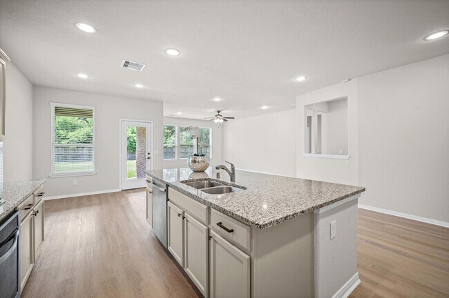 Building Photo - 10 Log House Ct