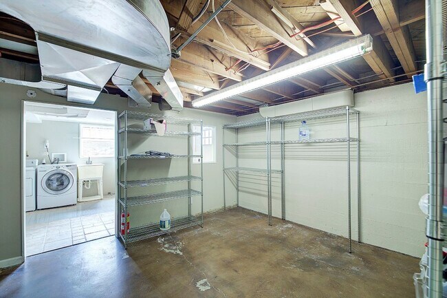 Building Photo - 4Bd/1.75Ba Edmonds House