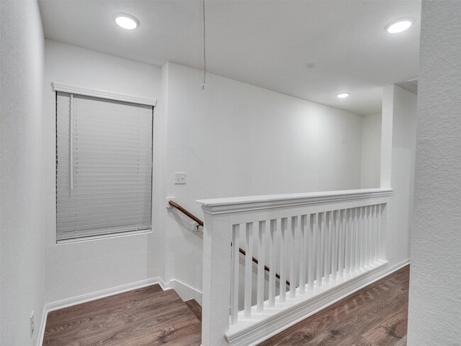 Building Photo - 403 Magnolia Ln