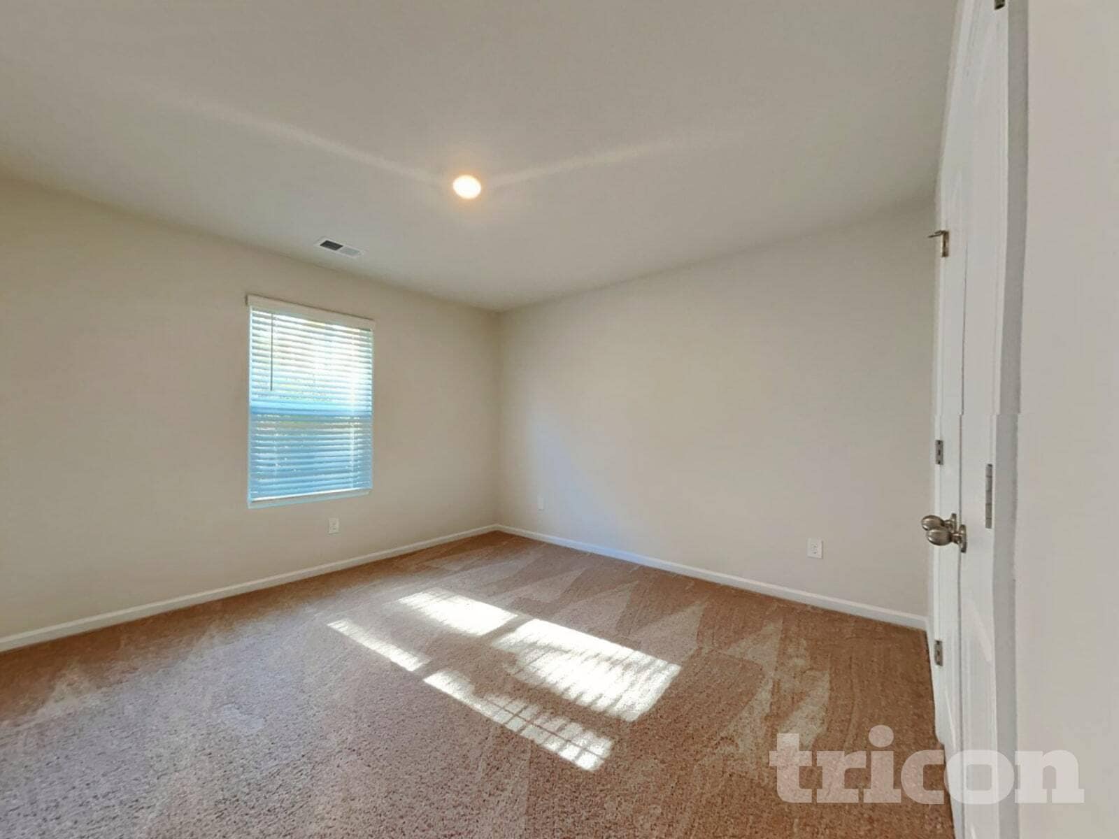 Building Photo - 2118 Southlea Dr