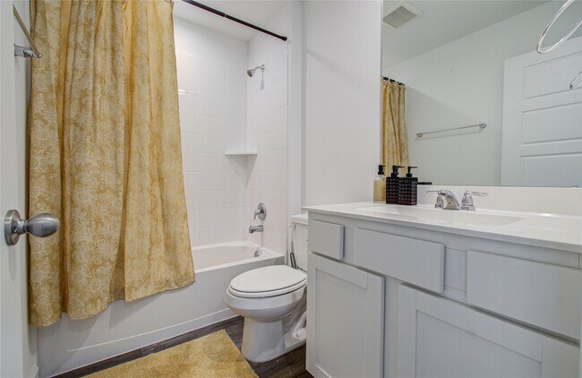 Building Photo - 8611 Shumard Oak Dr