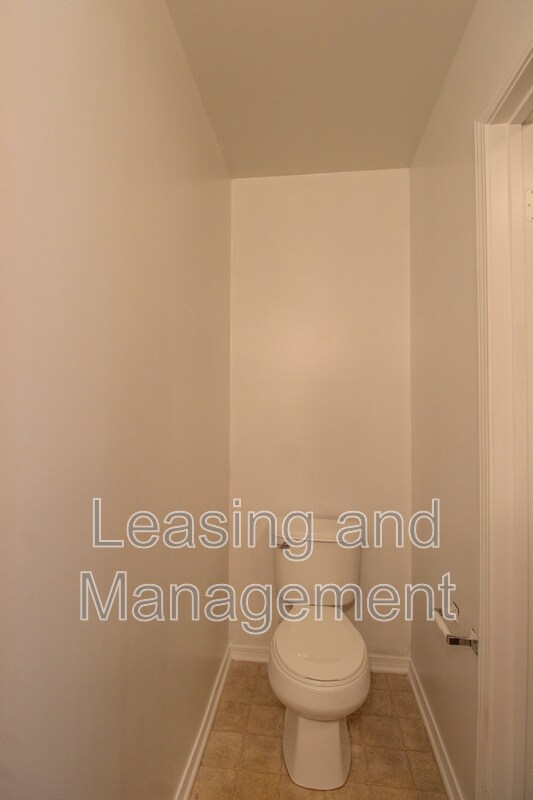 Building Photo - 8811 Kellum Dr