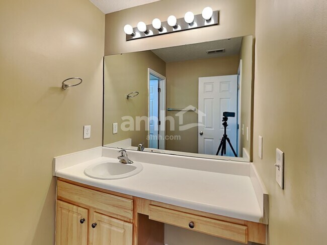 Building Photo - 630 Prickly Pear Dr