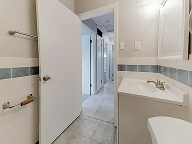 Building Photo - 9522 Trefore Ave