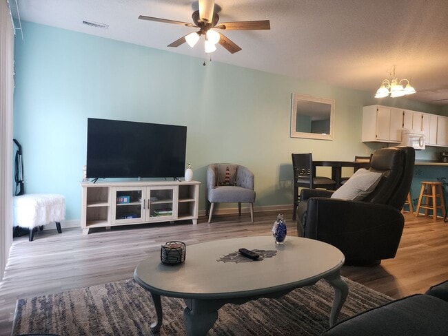 Building Photo - Welcome to our charming townhouse in Pelle...
