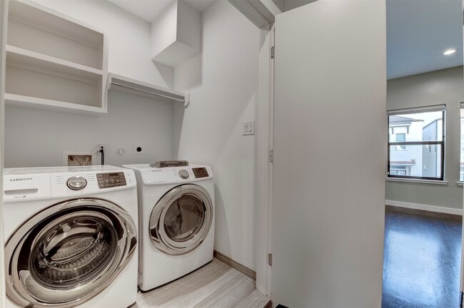 Building Photo - 1211 Thompson St