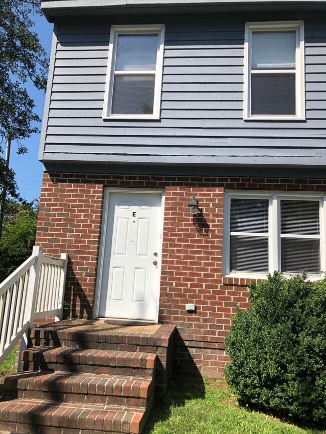 Primary Photo - 294 Ironbound Rd