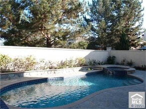 Building Photo - 31 Versailles