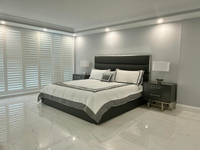 Building Photo - 3546 S Ocean Blvd