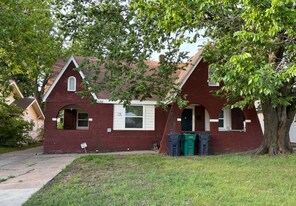 Building Photo - 1130 NE 18th St