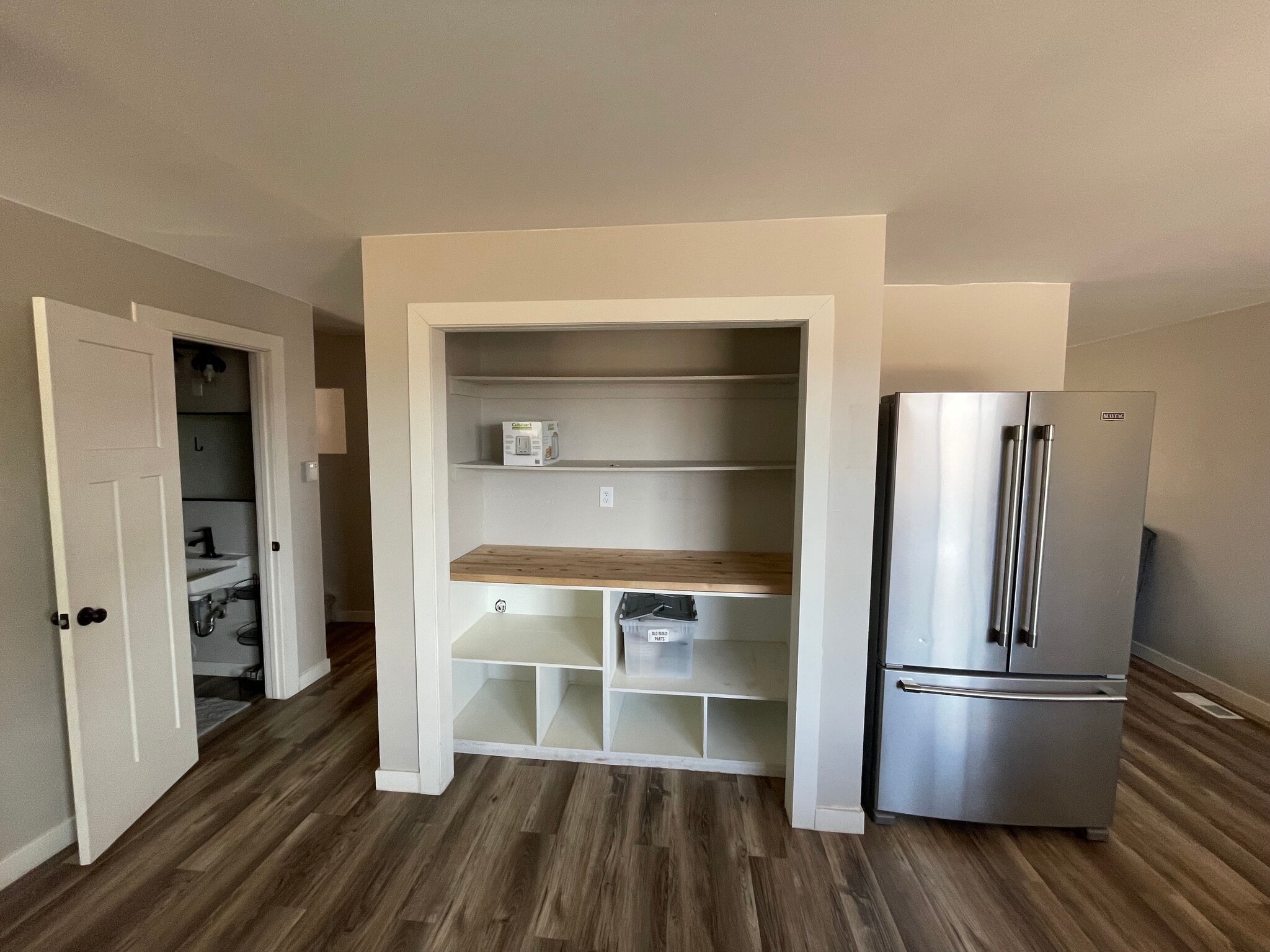 Building Photo - 640 S Sunset Dr