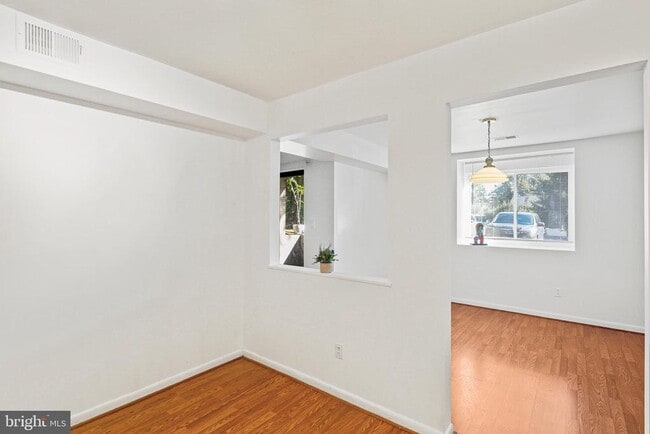 Building Photo - 2 Bailiffs Ct