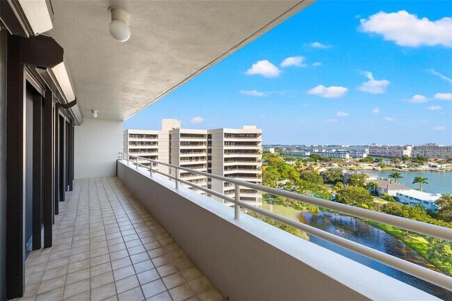 Building Photo - 5950 Pelican Bay Plaza S