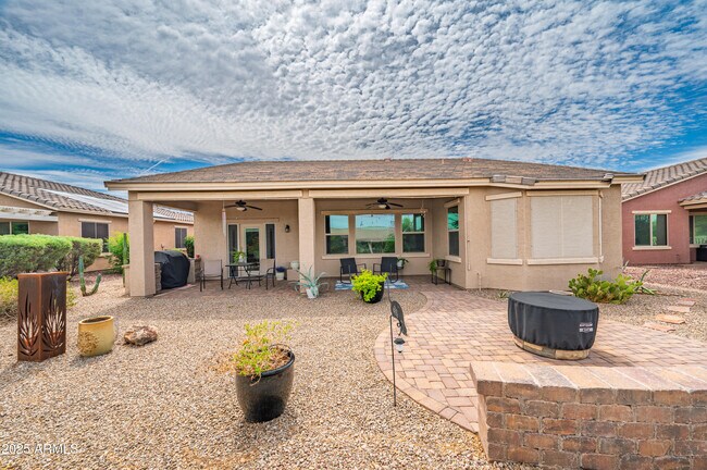 Building Photo - 42774 W Darter Dr