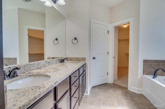 Building Photo - 4865 Spears St