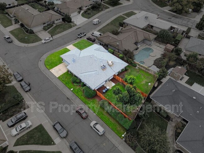 Building Photo - 6120 Westview Way