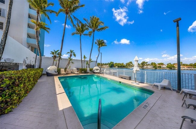 Building Photo - 5880 Collins Ave