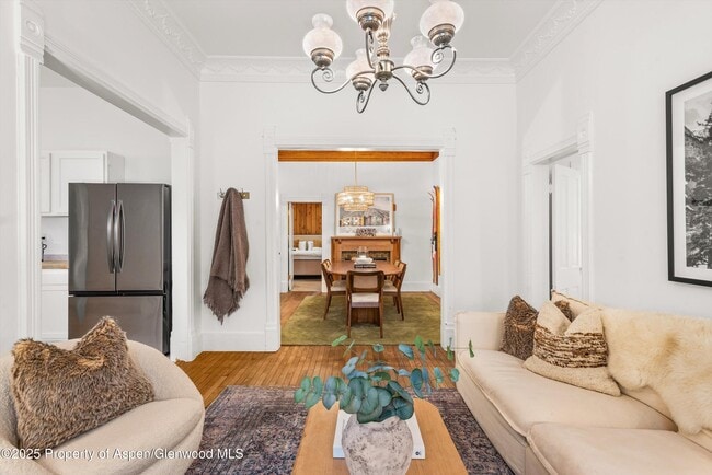 Building Photo - 406 W Smuggler St