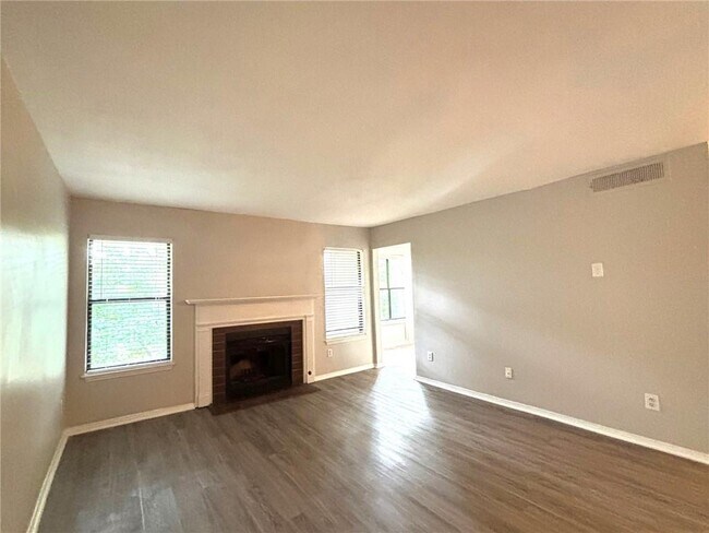 Building Photo - 1319 Old Hammond Chase