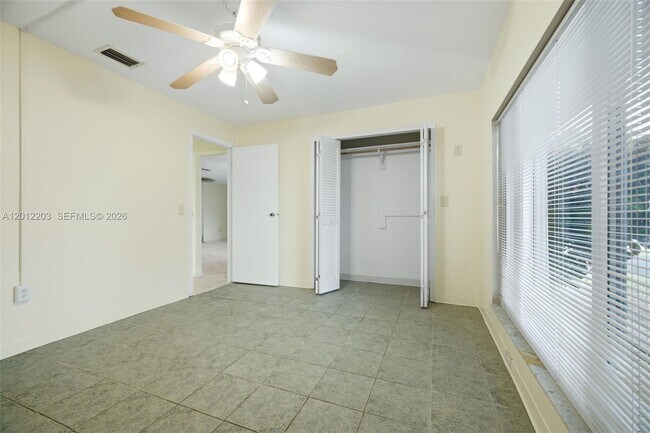 Building Photo - 920 NW 92nd Ave
