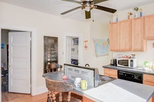 Building Photo - 16 Falkland St