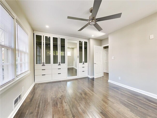 Building Photo - 425 Lindbergh Drive NE