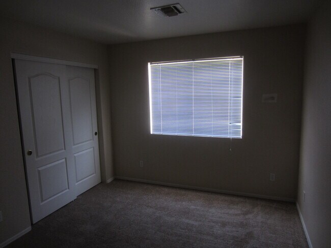 Building Photo - 2883 S Foster Dr
