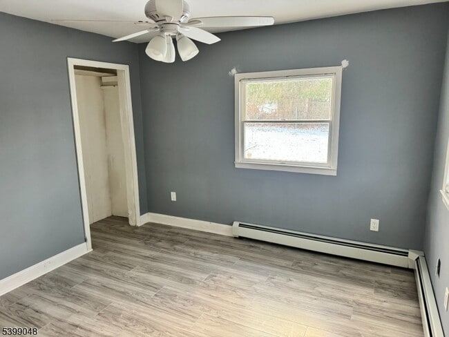 Building Photo - 24 Outlook Ave