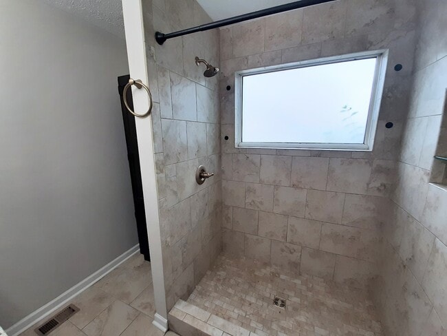 Building Photo - 391 Dorr Dr